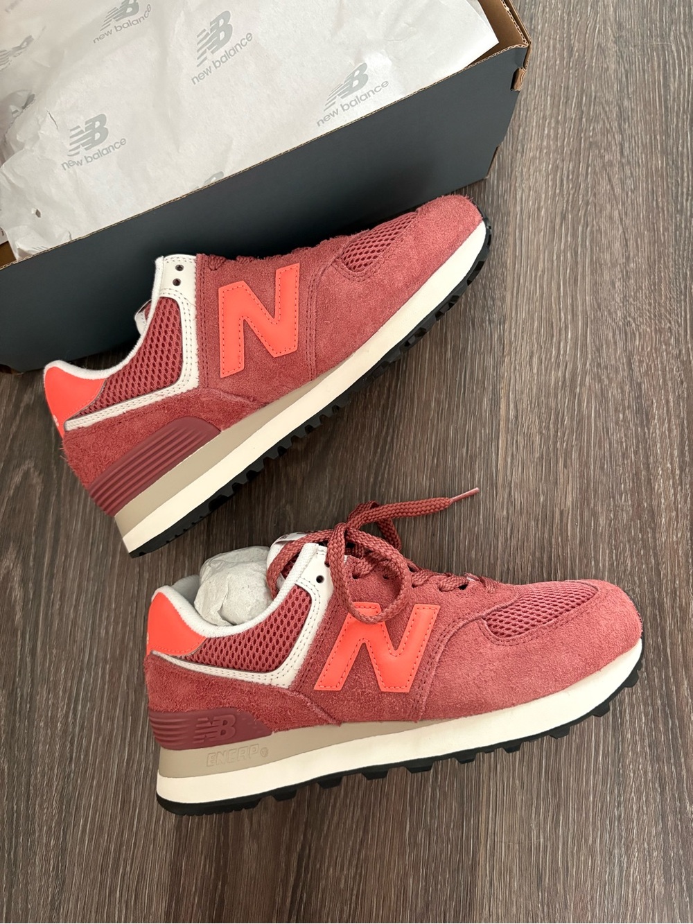 New balance 574 sneakers NWT - Picture 2 of 4